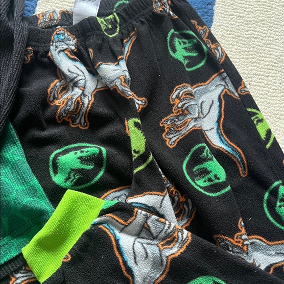 Jurassic park pajamas - Picture 3 of 3